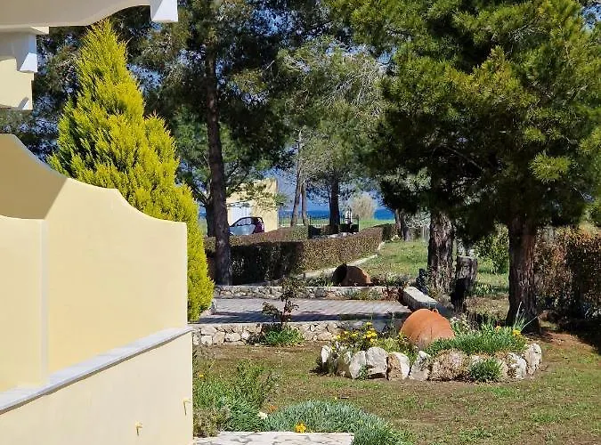 Alexandra 3 Apartment