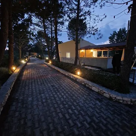 Apartment Alexandra 3 *